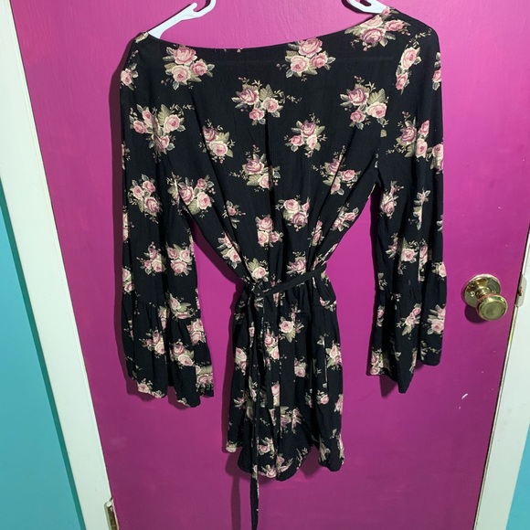 Cute Floral Romper - Picture 2 of 3